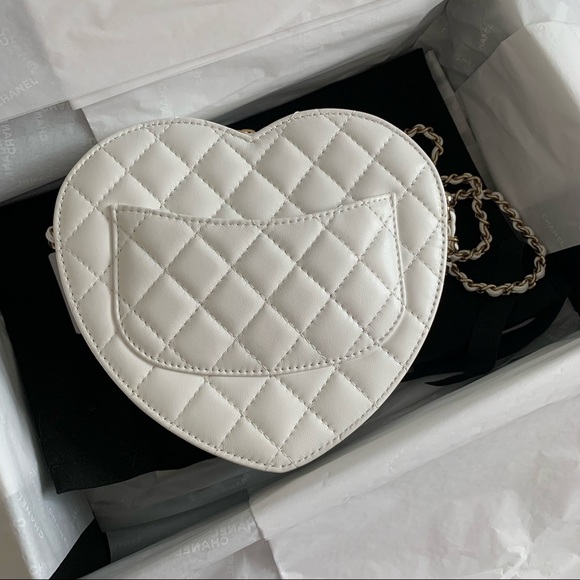 22S Chanel white heart bag - Picture 3 of 6